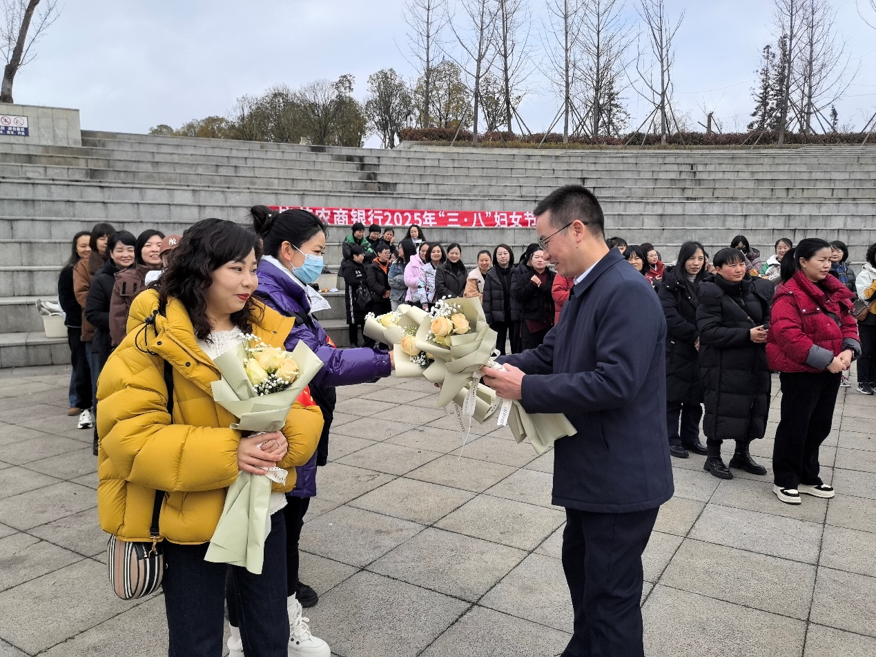 1741593923165199.png 图片2.png